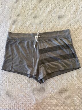 2010s PINK Victoria’s Secret Gray Lounge Shorts (L)